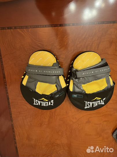 Лапы для бокса everlast