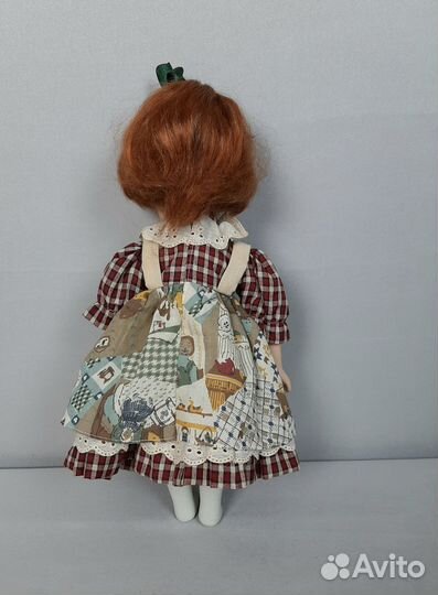 Фарфоровая кукла