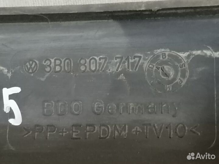 Накладка бампера перед левый VW Passat B5 1996-00