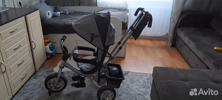 Трехколесный велосипед с родительской ручкой