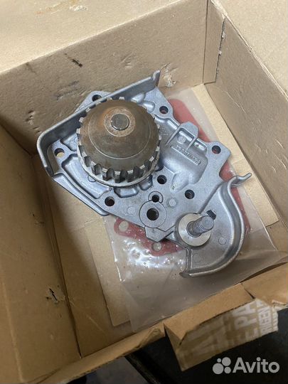 Водяной насос помпа renault logan