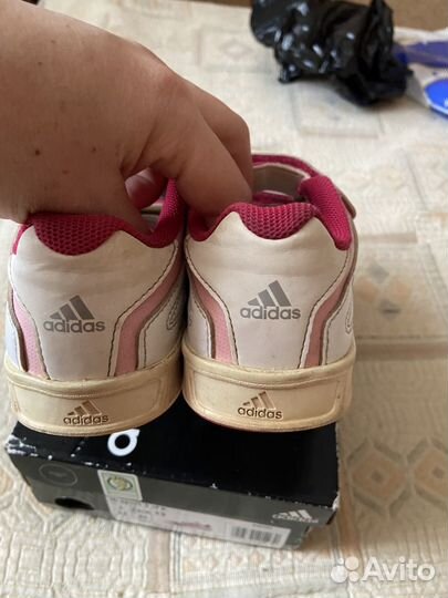 Кроссовки adidas