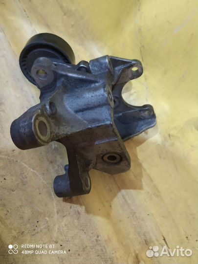 Subaru XV Forester S13 Кронштейн натяжного ролика