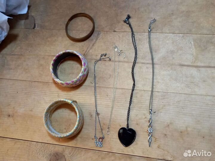 Украшения, браслеты, подвески с цепочками