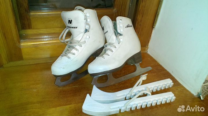 Коньки фигурные натур кожа