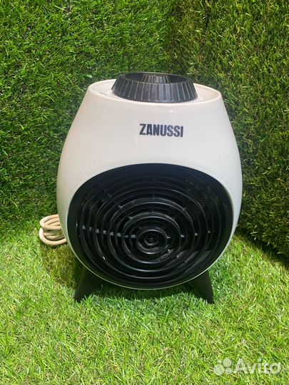 Тепловентилятор Zanussi ZFH/S-207 2000 Вт, 25 м²