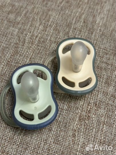 Соска пустышка avent 0 6 новая светящаяся