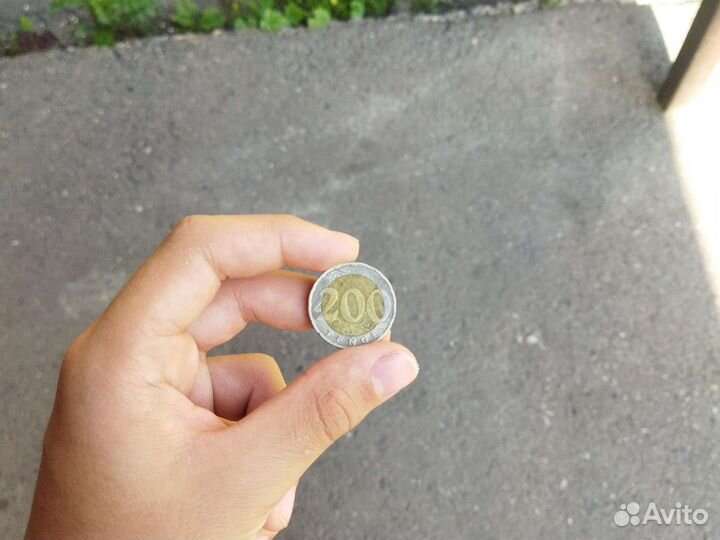 Продам 200 теньге