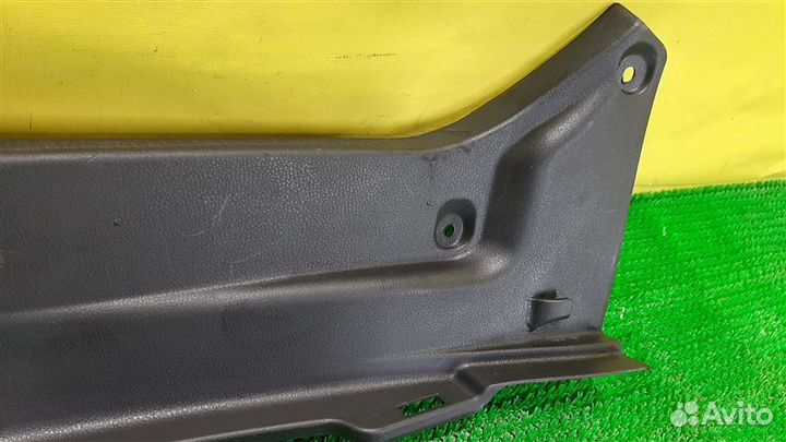 Накладка замка багажника Toyota Camry ASV70 2018