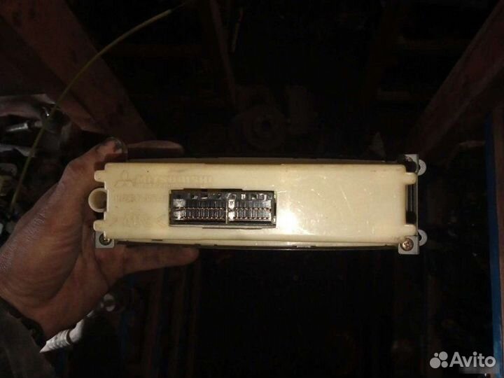 Блок управления отопителем Mitsubishi Galant