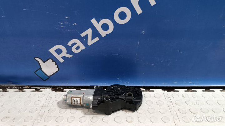 Моторчик передний Nissan Murano Z52