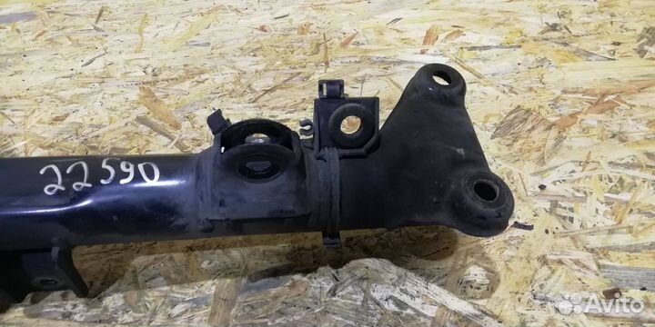 Стойка амортизатора передняя правая Mercedes-Benz