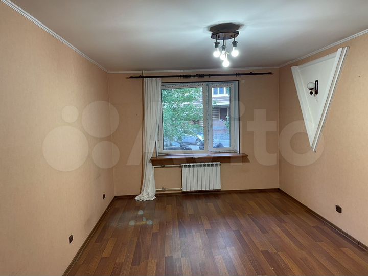 2-к. квартира, 66 м², 1/9 эт.