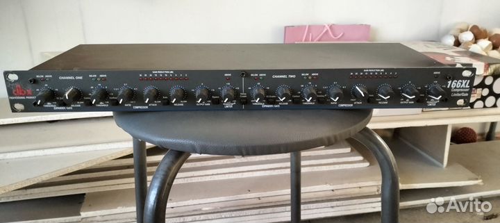 Компрессор - лимитер dbx 166 xl