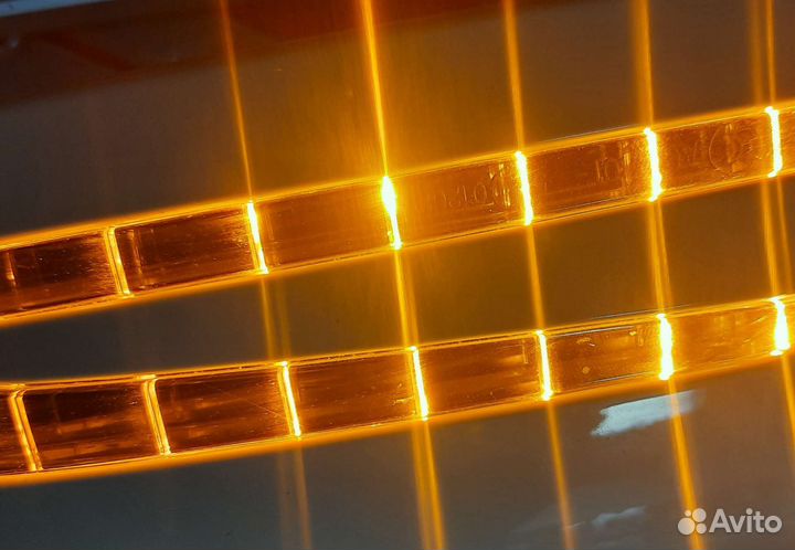 Накладка правого зеркала A2128100864 Mercedes