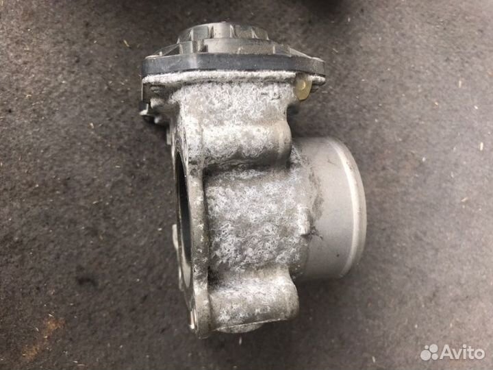 Дросельная заслонка Toyota