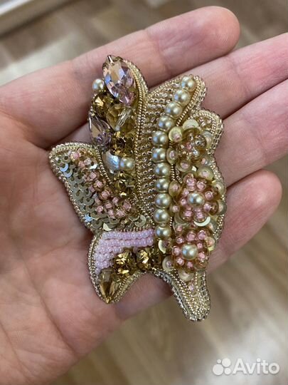 Брошь из бисера