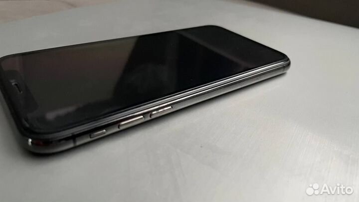 iPhone X, 64 ГБ