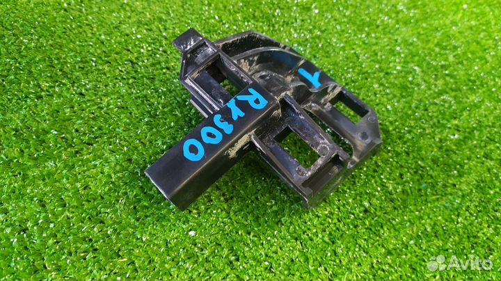 Крепление радиатора Lexus Rx300