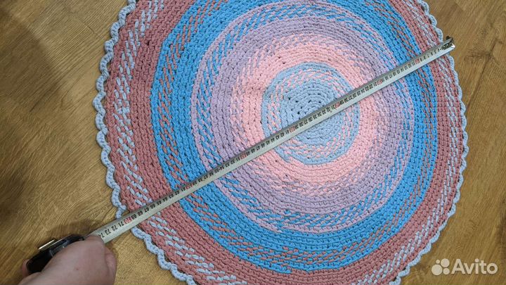 Коврик вязаный