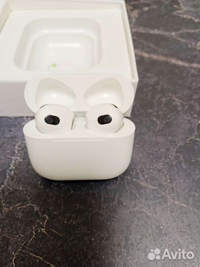 Наушники AirPods Pro 3