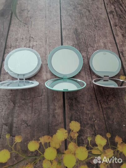 Зеркало карманное с подсветкой