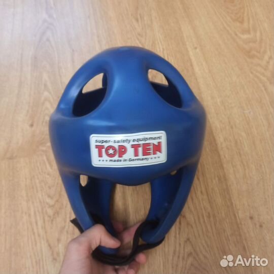 Боксерские перчатки, щитки, шлема футы