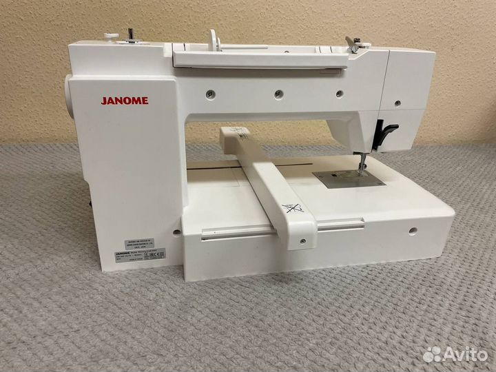 Вышивальная машина Janome Memory Craft 500E