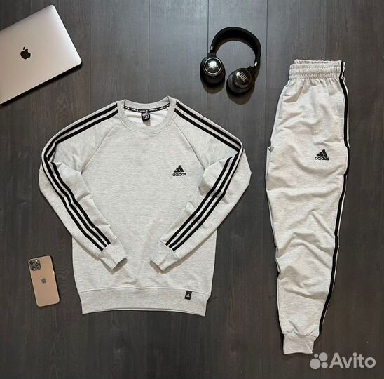 Спортивный костюм adidas