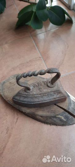 Утюг чугунный старинный