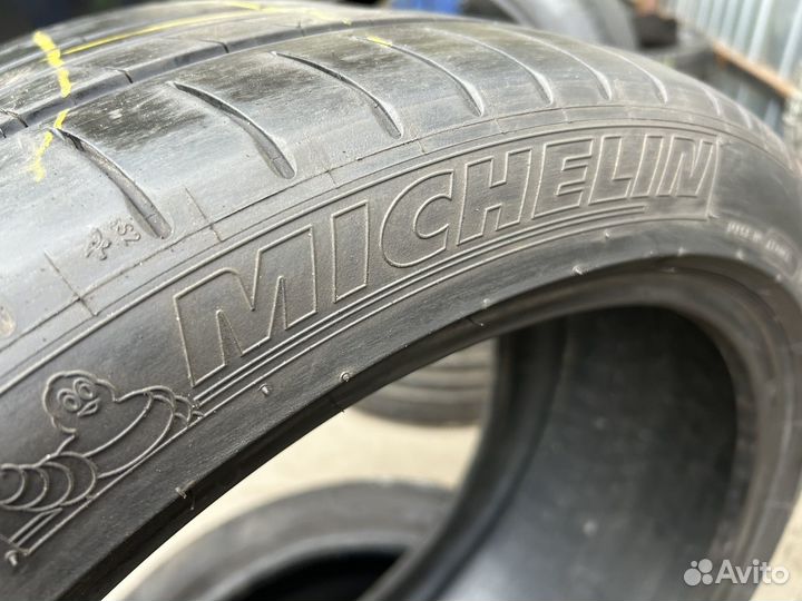 Michelin Pilot Super Sport 275/35 R19