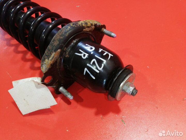 Стойка подвески задняя правая Toyota Corolla