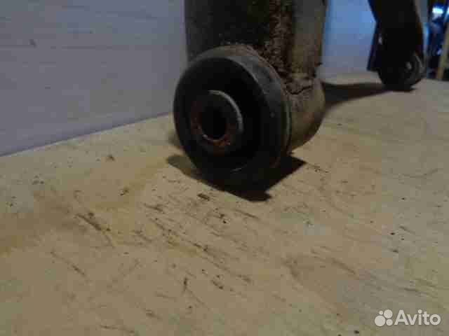 Рычаг передний правый нижний Mitsubishi Pajero 3