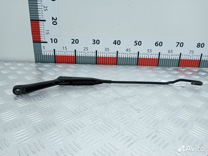 Щеткодержатель (поводок стеклоочистителя, дворник)