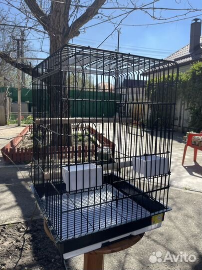 Клетка для крупного попугая