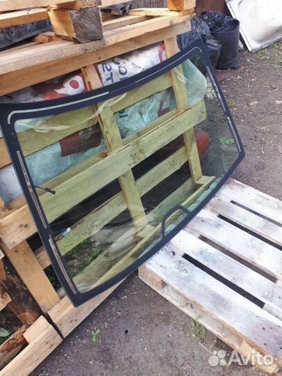 Стекло задние bmw 5серии е39 оригинал