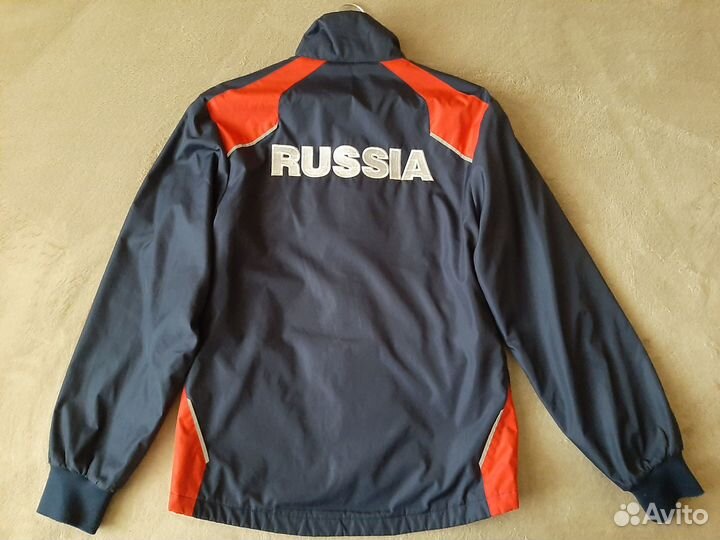 Куртка спорт. лыжная на мальчика + шапки лыжные