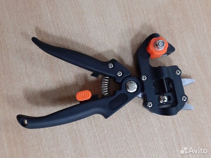 Прививочный секатор
