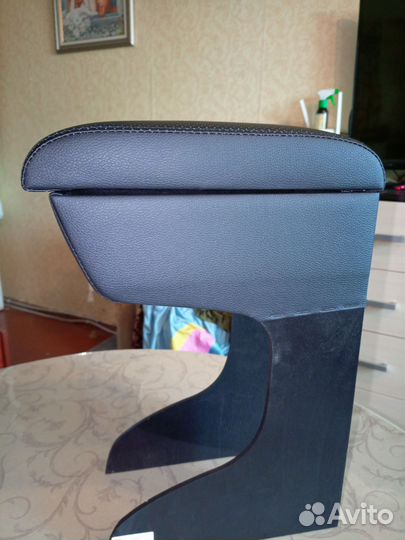 Подлокотник для авто