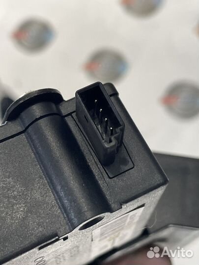 Замок крышки багажника 51247014870 бмв 5 серия