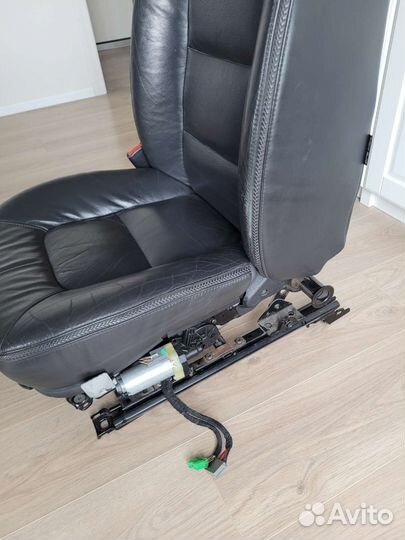 Сиденье водительское volvo xc70 вольво