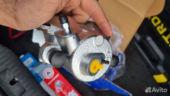 Передний суппорт на VW Golf 4