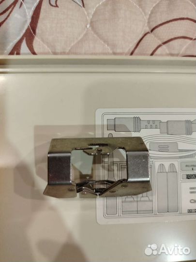 Платинговый челнок для вяз. машины Silver Reed