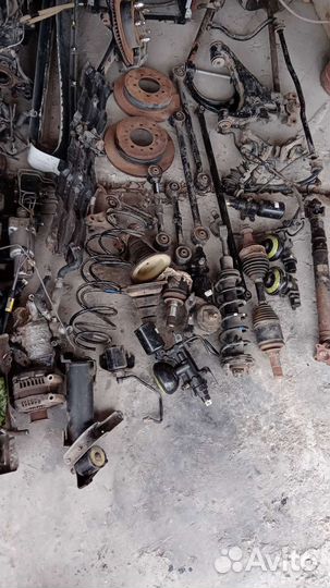 Лексус 570 цапфа правый