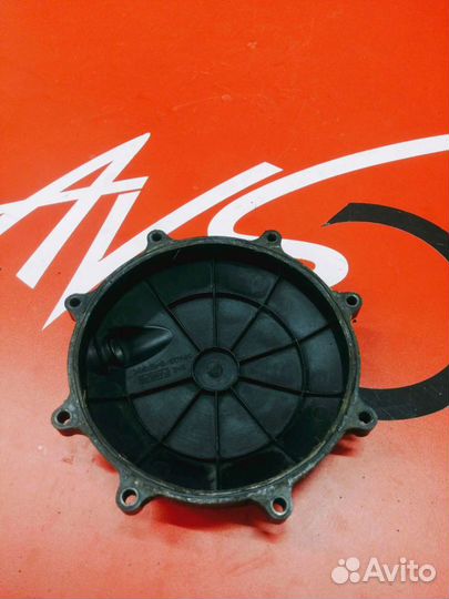 Крышка двс правая Suzuki SV400/650 99-02