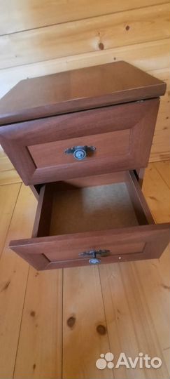 Тумба прикроватная