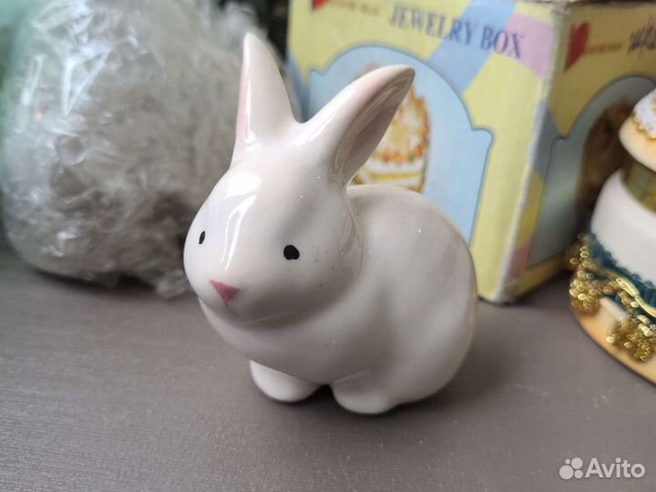 Заяц фарфор