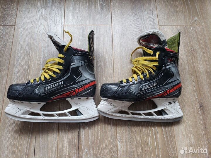 Хоккейная экипировка. Коньки шорты щитки нагрудник