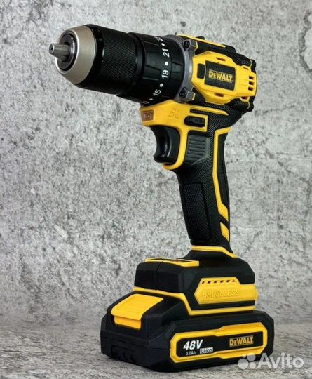 Шуруповерт бесщеточный dewalt