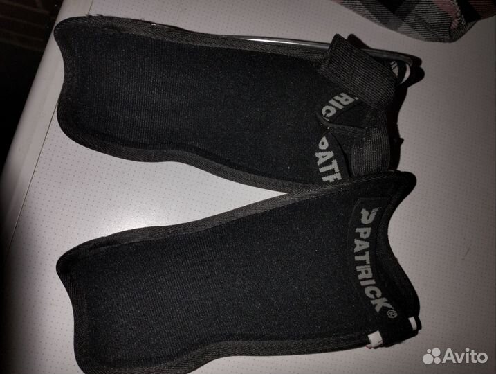 Щитки футбольные Patrick